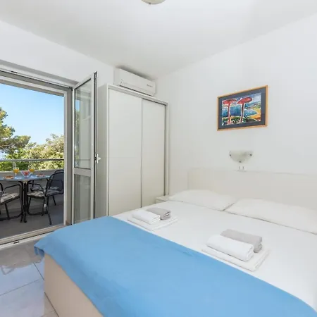 Apartman By The Sea - 20923 Makarska