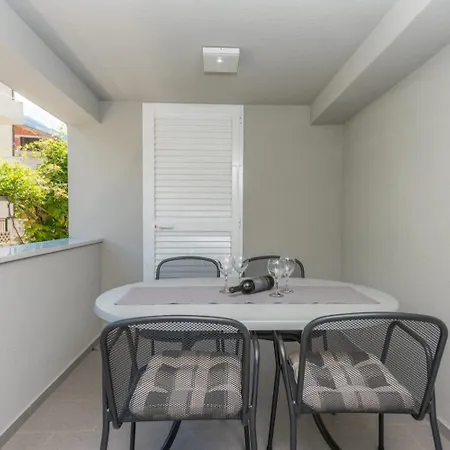 Apartman By The Sea - 20923 *