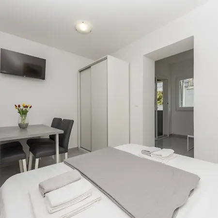 By The Sea - 20923 Apartman